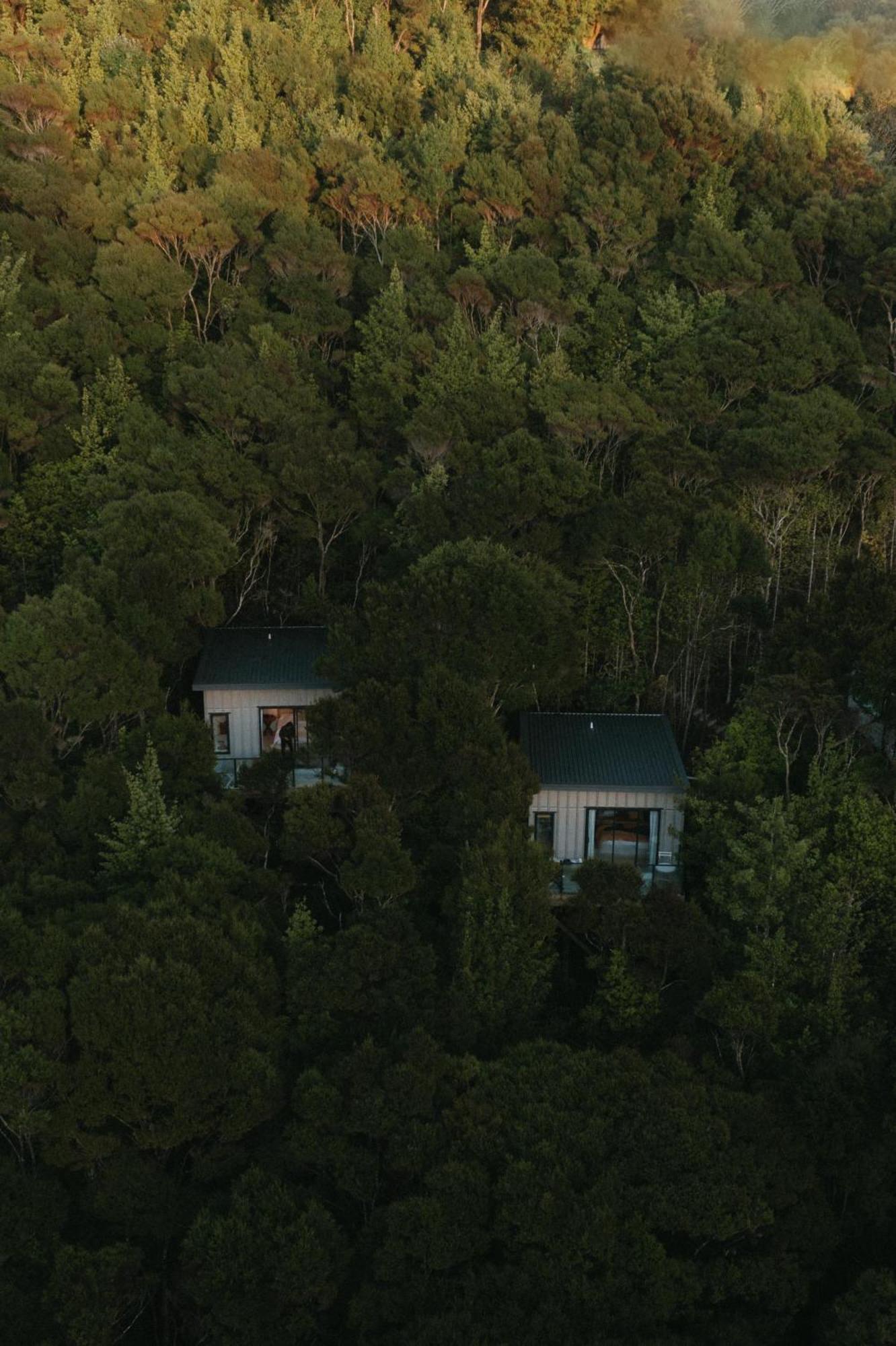 Treehouse Hideaway At Rekindle Tree Houses Opua Exterior foto